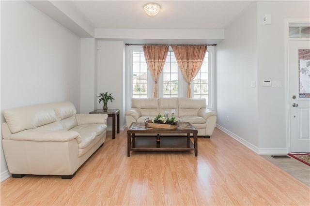 9527 Ninth Line, House attached with 3 bedrooms, 3 bathrooms and 3 parking in Markham ON | Image 3