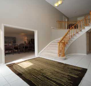 8 Trafalgar Sq, House detached with 4 bedrooms, 4 bathrooms and 2 parking in Vaughan ON | Image 3