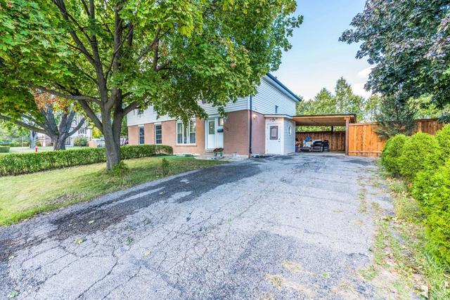72 Cloverdale Dr, House semidetached with 4 bedrooms, 3 bathrooms and 5 parking in Brampton ON | Image 1