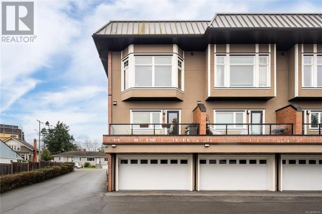 1 - 934 Craigflower Rd, House attached with 3 bedrooms, 3 bathrooms and 2 parking in Esquimalt BC | Image 33
