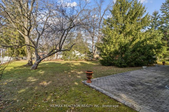 31 Park Cres, House detached with 4 bedrooms, 3 bathrooms and 6 parking in Richmond Hill ON | Image 1
