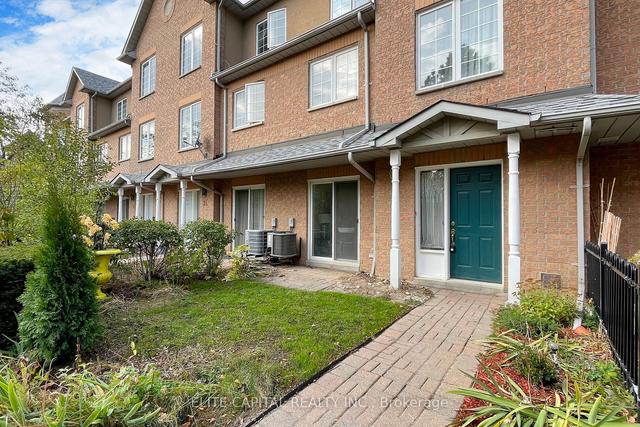5 - 2 Alpen Way, Townhouse with 3 bedrooms, 3 bathrooms and 2 parking in Markham ON | Image 1