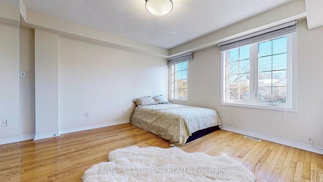 126b Finch Ave W, House attached with 3 bedrooms, 3 bathrooms and 2 parking in Toronto ON | Image 2