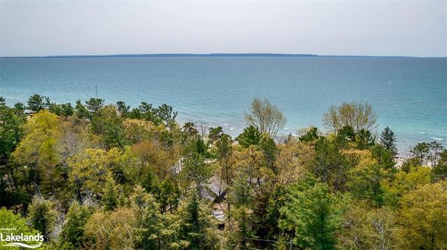 160 Tiny Beaches Road N, House detached with 2 bedrooms, 1 bathrooms and null parking in Tiny ON | Image 2