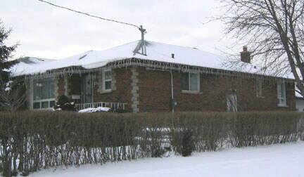 864 Myers St, House detached with 3 bedrooms, 3 bathrooms and 6 parking in Oshawa ON | Image 2