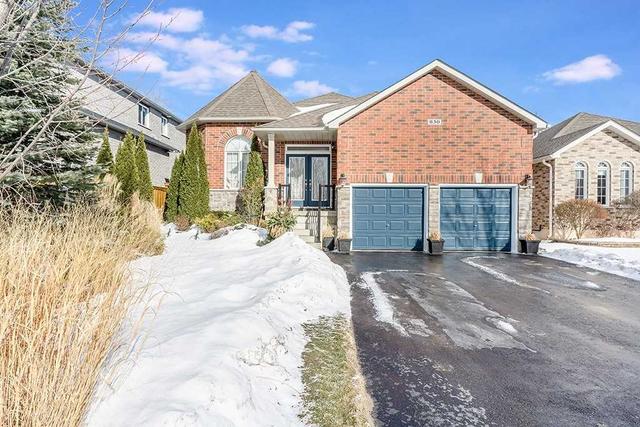 830 Booth Ave, House detached with 2 bedrooms, 3 bathrooms and 6 parking in Innisfil ON | Image 1