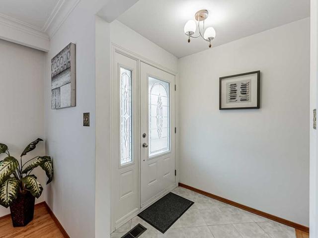 26 Bendale Blvd, House detached with 3 bedrooms, 3 bathrooms and 4 parking in Toronto ON | Image 23