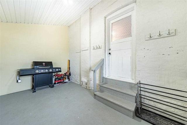 230 Birge St, House detached with 3 bedrooms, 1 bathrooms and 2 parking in Hamilton ON | Image 25