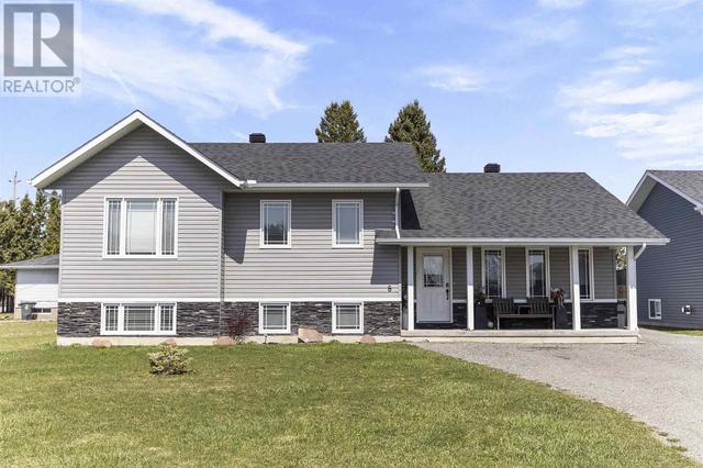 8 Sherbrook Dr, House detached with 5 bedrooms, 3 bathrooms and null parking in Sault Ste. Marie ON | Image 2