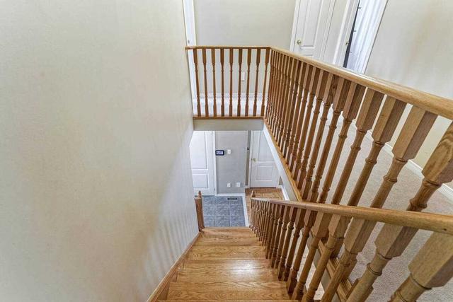 73 Monaco Crct, House attached with 3 bedrooms, 3 bathrooms and 3 parking in Brampton ON | Image 2