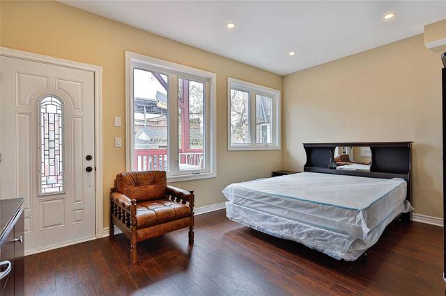 12 Dennis Ave, House detached with 7 bedrooms, 5 bathrooms and 6 parking in Toronto ON | Image 9