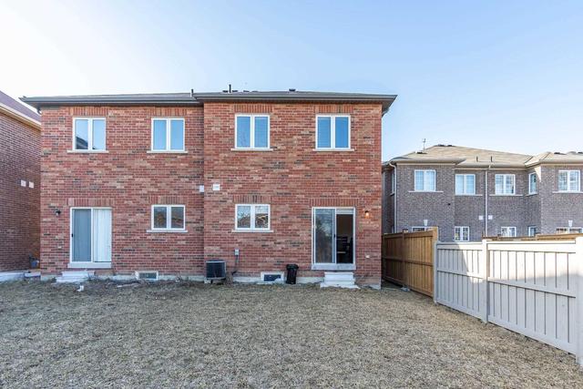 100 Hollowgrove Blvd, House semidetached with 3 bedrooms, 3 bathrooms and 5 parking in Brampton ON | Image 32