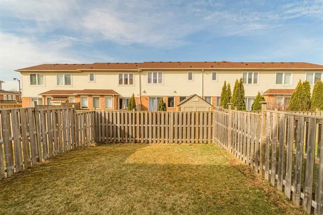 11 Senior Cres, House attached with 3 bedrooms, 2 bathrooms and 3 parking in Cambridge ON | Image 31