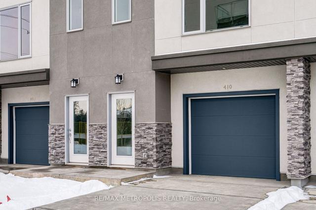 410 Shawnee Sq, Townhouse with 3 bedrooms, 3 bathrooms and 3 parking in Calgary AB | Image 9