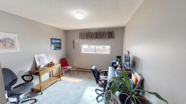 7558 Columbia Avenue, House detached with 4 bedrooms, 2 bathrooms and 2 parking in Radium Hot Springs BC | Image 17