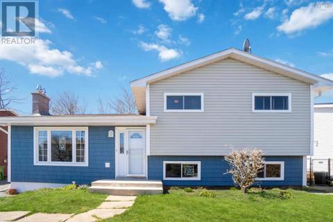201 Taranaki Drive, House detached with 3 bedrooms, 1 bathrooms and null parking in Halifax NS | Card Image