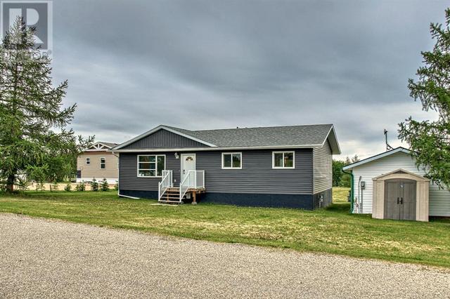 68 Sunnyside Crescent, House detached with 3 bedrooms, 2 bathrooms and 6 parking in Ponoka County AB | Image 2