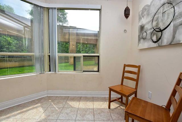 004 - 1 Hickory Tree Rd, Condo with 1 bedrooms, 1 bathrooms and 1 parking in Toronto ON | Image 5