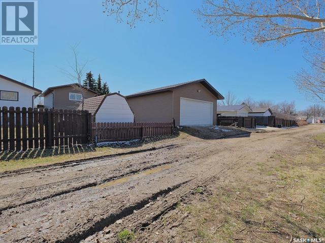 407 3rd Avenue E, House detached with 4 bedrooms, 2 bathrooms and null parking in Rosetown SK | Image 49