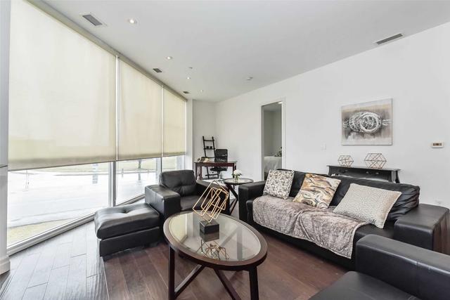 102 - 223 Erb St W, Condo with 2 bedrooms, 2 bathrooms and 1 parking in Waterloo ON | Image 2
