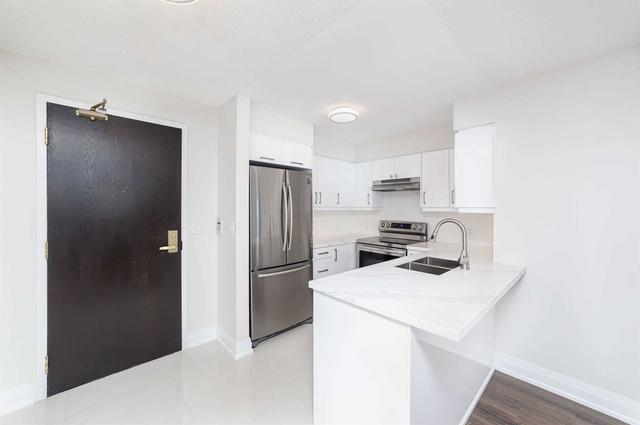 2306 - 23 Hollywood Ave, Condo with 2 bedrooms, 2 bathrooms and 1 parking in Toronto ON | Image 12