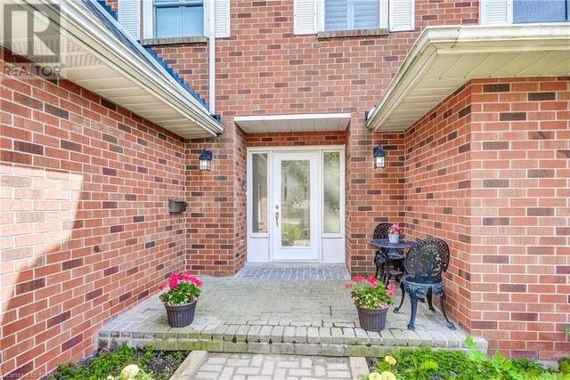 18 Boese Court, House detached with 5 bedrooms, 3 bathrooms and 4 parking in St. Catharines ON | Image 4