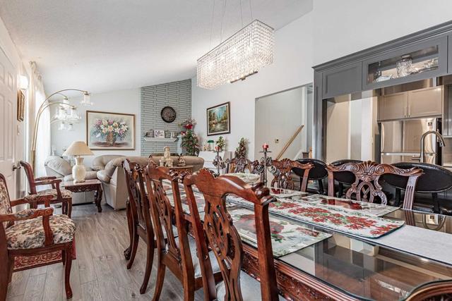 5 Benhur Cres, House detached with 3 bedrooms, 2 bathrooms and 3 parking in Toronto ON | Image 2