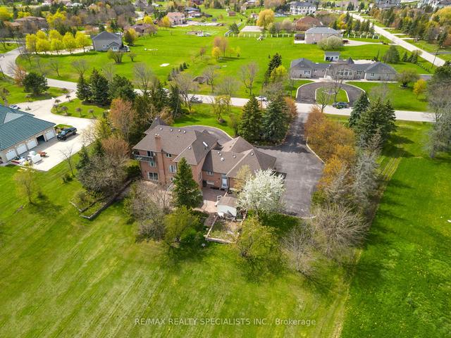 22 Bowman Ave, House detached with 4 bedrooms, 4 bathrooms and 23 parking in Brampton ON | Image 27