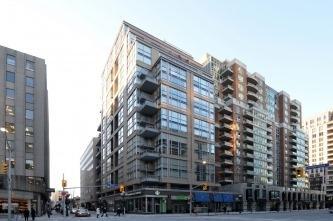 901 - 80 Cumberland St, Condo with 2 bedrooms, 3 bathrooms and 1 parking in Toronto ON | Image 1