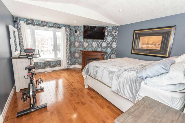 26 Fourth Ave, House semidetached with 3 bedrooms, 4 bathrooms and 7 parking in Kitchener ON | Image 26