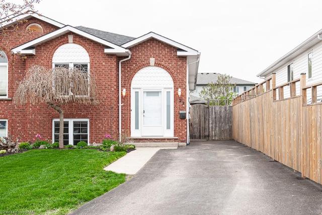 22 Gemmell Court, House semidetached with 5 bedrooms, 2 bathrooms and null parking in Stratford ON | Image 1