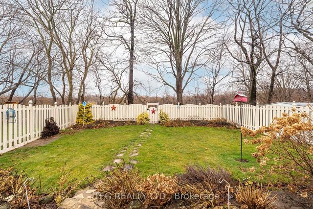 242 Tamarack Crt, House semidetached with 3 bedrooms, 3 bathrooms and 3 parking in Oshawa ON | Image 25
