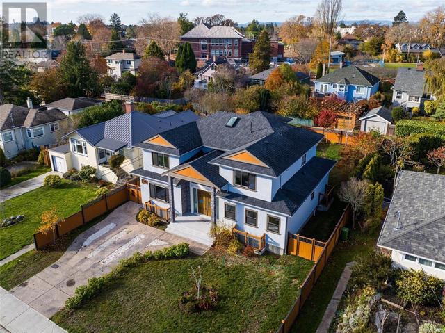 2328 Dunlevy St, House detached with 7 bedrooms, 7 bathrooms and 6 parking in Oak Bay BC | Image 5