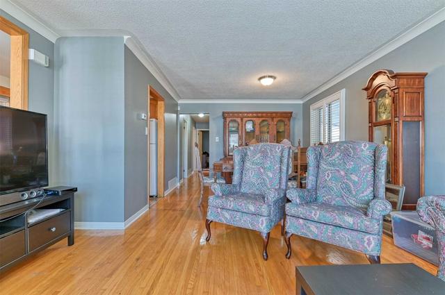 main - 557 Selsey Dr, House detached with 3 bedrooms, 1 bathrooms and 2 parking in Mississauga ON | Image 10