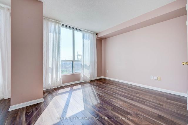 605 - 101 Subway Cres, Condo with 0 bedrooms, 1 bathrooms and 1 parking in Toronto ON | Image 4
