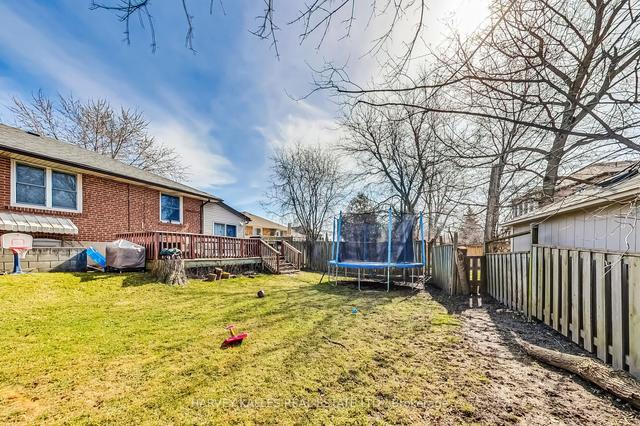 14 Almington St, House detached with 3 bedrooms, 3 bathrooms and 5 parking in Toronto ON | Image 35