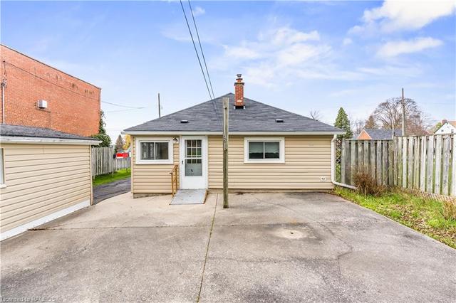 757 9th Street E, House detached with 2 bedrooms, 1 bathrooms and 5 parking in Owen Sound ON | Image 13
