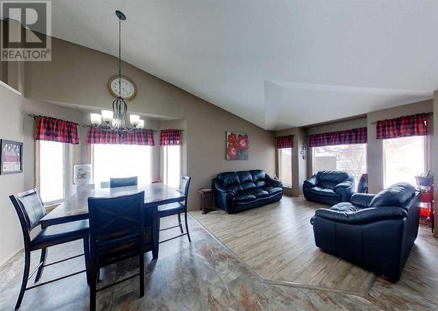 90 Park Drive Drive, House detached with 4 bedrooms, 3 bathrooms and 6 parking in Whitecourt AB | Image 5