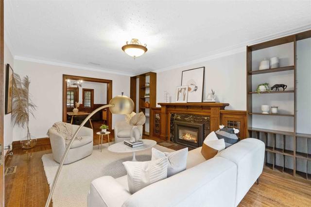 12 Old Park Rd, House detached with 4 bedrooms, 3 bathrooms and 4 parking in Toronto ON | Image 18
