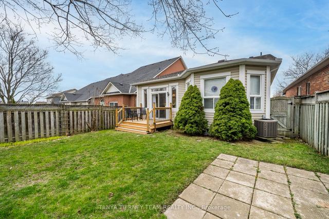21 Melody Dr, House detached with 2 bedrooms, 2 bathrooms and 2 parking in Whitby ON | Image 25