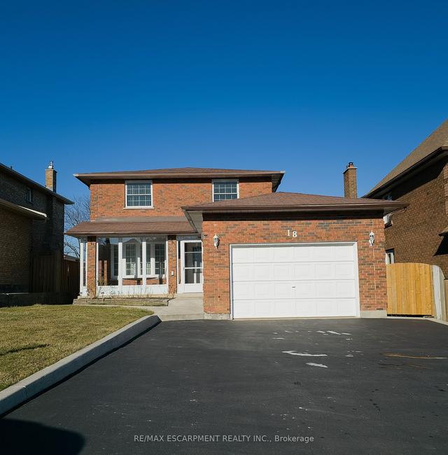 18 Quincy Crt, House detached with 4 bedrooms, 4 bathrooms and 5 parking in Hamilton ON | Image 1