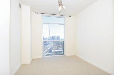 uph08 - 80 Western Battery Rd, Condo with 2 bedrooms, 2 bathrooms and 1 parking in Toronto ON | Image 6
