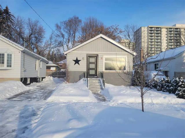 15 Bexhill Ave, House detached with 2 bedrooms, 2 bathrooms and 2 parking in Toronto ON | Image 1
