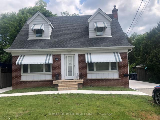 39 Lynnhaven Rd, House detached with 3 bedrooms, 3 bathrooms and 6 parking in Toronto ON | Image 1