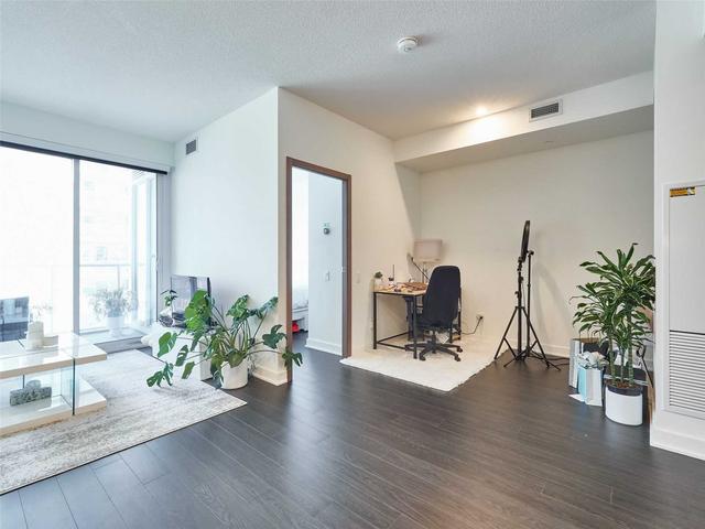 1210 - 19 Bathurst St, Condo with 1 bedrooms, 1 bathrooms and 0 parking in Toronto ON | Image 6