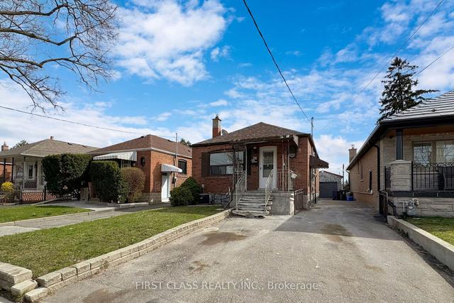 45 Juliet Cres, House detached with 2 bedrooms, 2 bathrooms and 6 parking in Toronto ON | Image 1