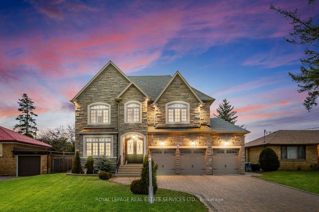 99 Dunbar Rd, House detached with 5 bedrooms, 7 bathrooms and 9 parking in Mississauga ON | Image 1