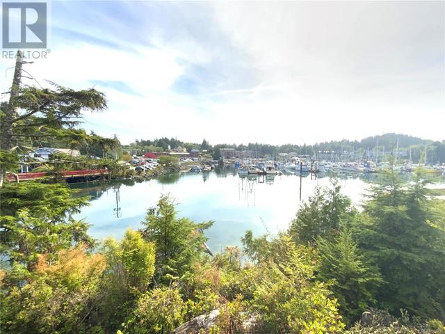 802 - 1971 Harbour Dr, Condo with 1 bedrooms, 1 bathrooms and 1 parking in Ucluelet BC | Image 1