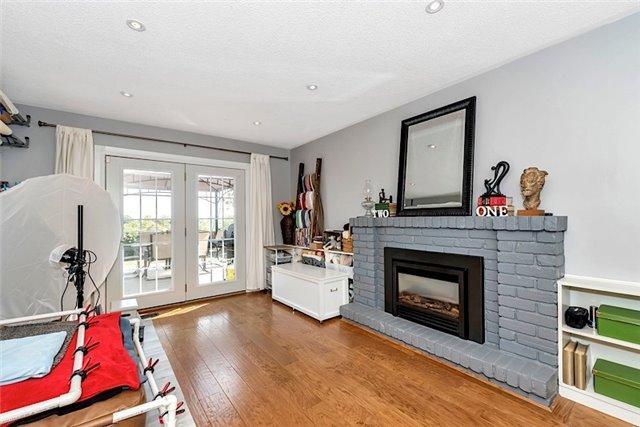 2076 Cavendish Dr, House detached with 3 bedrooms, 3 bathrooms and 4 parking in Burlington ON | Image 4