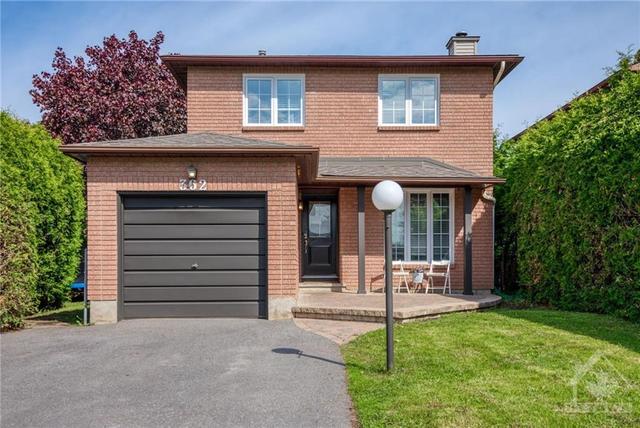 362 Pickford Drive, House detached with 3 bedrooms, 2 bathrooms and 3 parking in Ottawa ON | Image 1